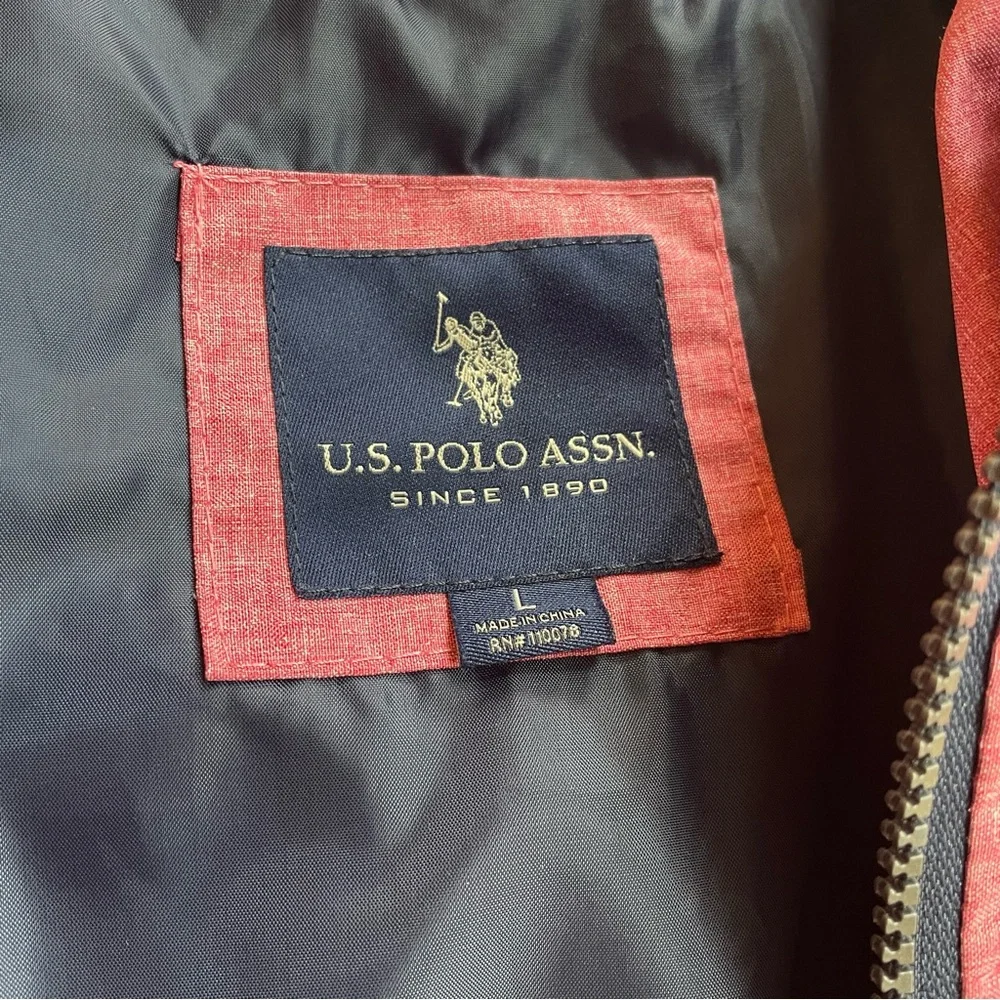 U.S. Polo Assn. Pink/Red Puffer Vest Men’s Size L Full Zip with Front Pockets - Picture 4 of 8